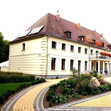 Hotel Swietoborzec Lobez ภายนอก รูปภาพ